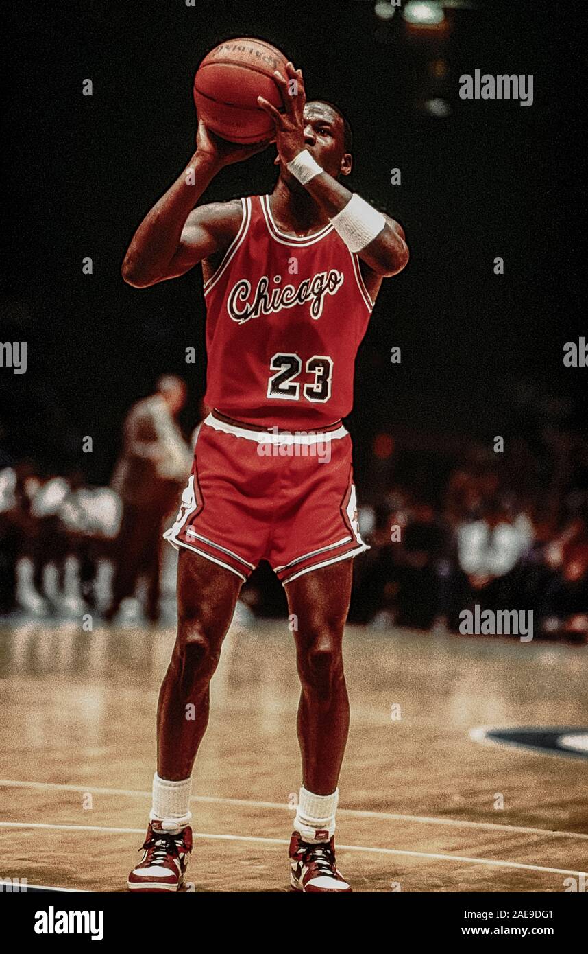 Michael Jordan, Chicago Bull dans un match contre New Jersey Nets en 1985. Banque D'Images