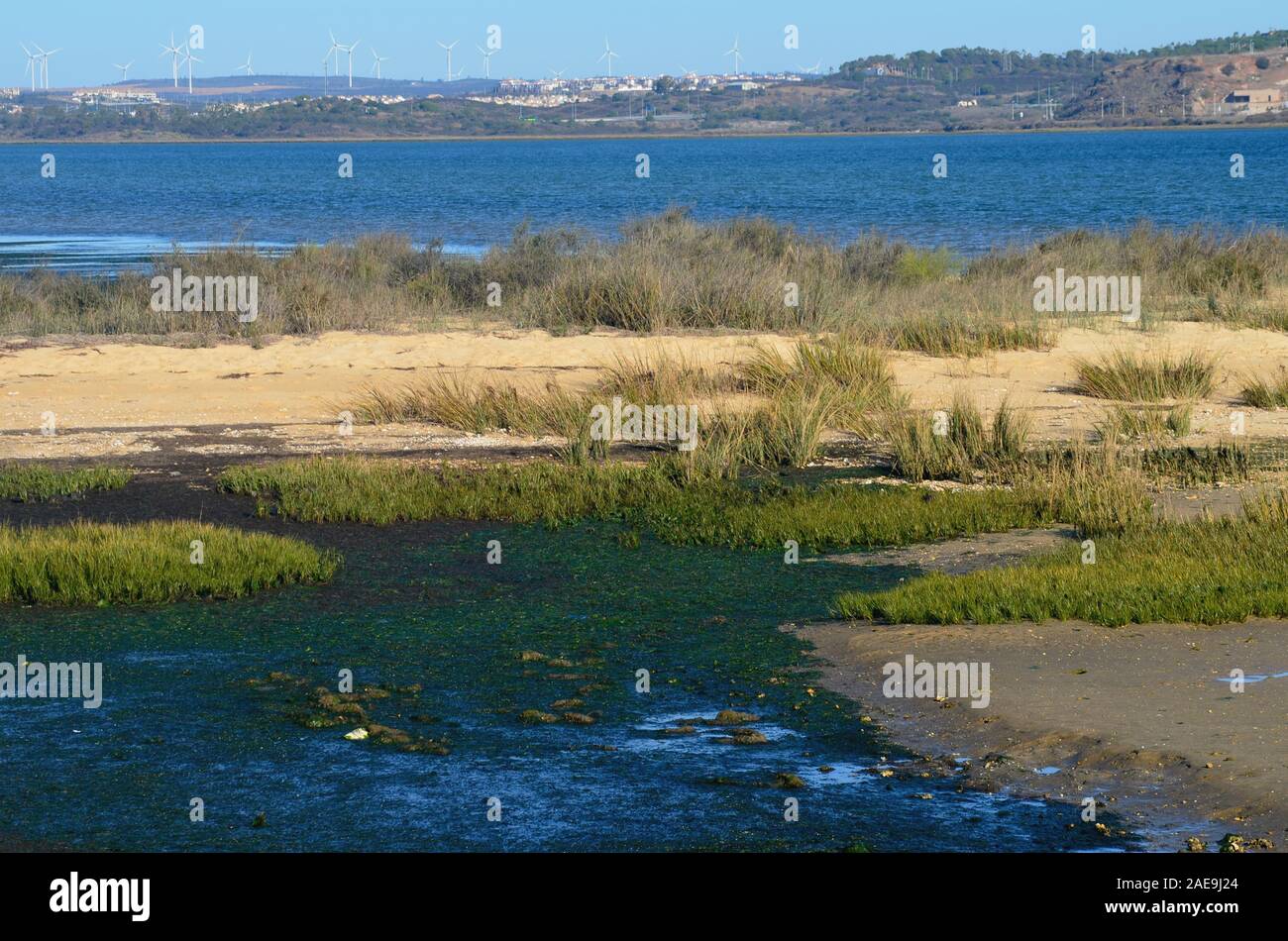 L'estuaire de la rivière Guadiana à la frontière entre le Portugal et l'Espagne Banque D'Images