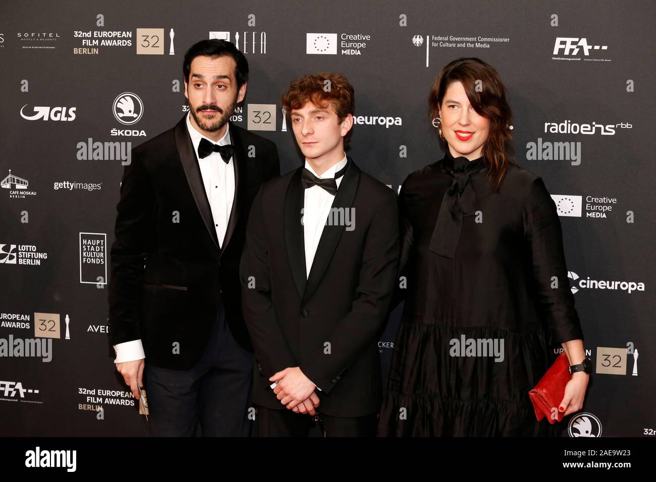 Berlin, Allemagne. Décembre 7th, 2019. 32e cérémonie des European Film Awards de l'Haus der Berliner Festspiele de Berlin, Allemagne. Sur la photo : Levan Akin, Levan Gelbakhiani, Mathilde Deyde © Piotr Zajac/Alamy Live News Banque D'Images