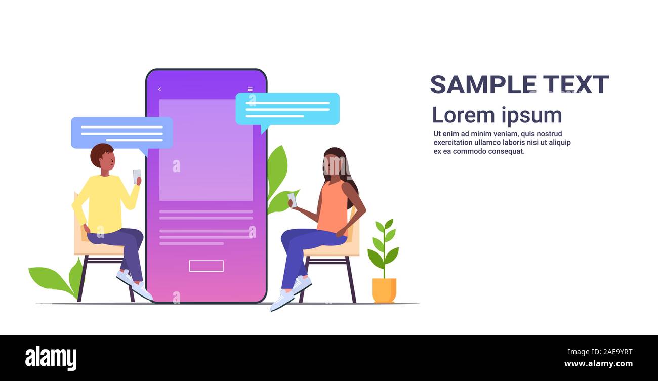 Couple chatting app social network bulle chat communication concept african american man femme près de l'écran du smartphone application mobile en ligne horizontale pleine longueur vector illustration Illustration de Vecteur