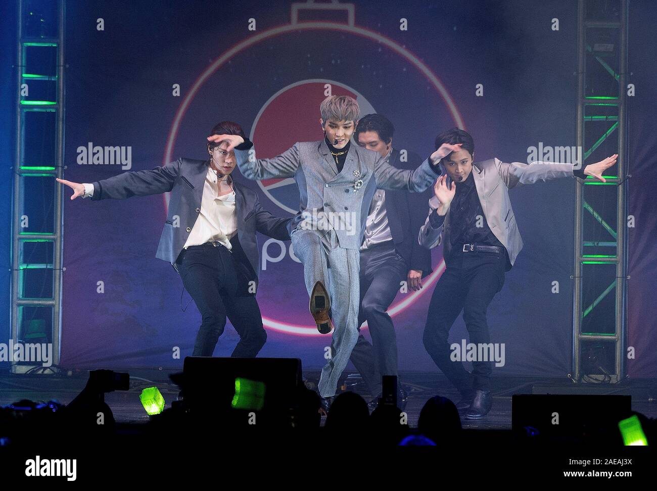 Chicago, USA. 07Th Dec, 2019. CHICAGO, ILLINOIS - 7 décembre : NCT 127 - Taeyong, Taeil, YUTA, Jaehyun Winwin, Mark et Haechan effectuer au cours de la 2019 B96 Jingle bash à l'Allstate Arena le 7 décembre 2019 à Chicago, Illinois. Photo : David S Davis/imageSPACE/MediaPunch MediaPunch Crédit : Inc/Alamy Live News Banque D'Images
