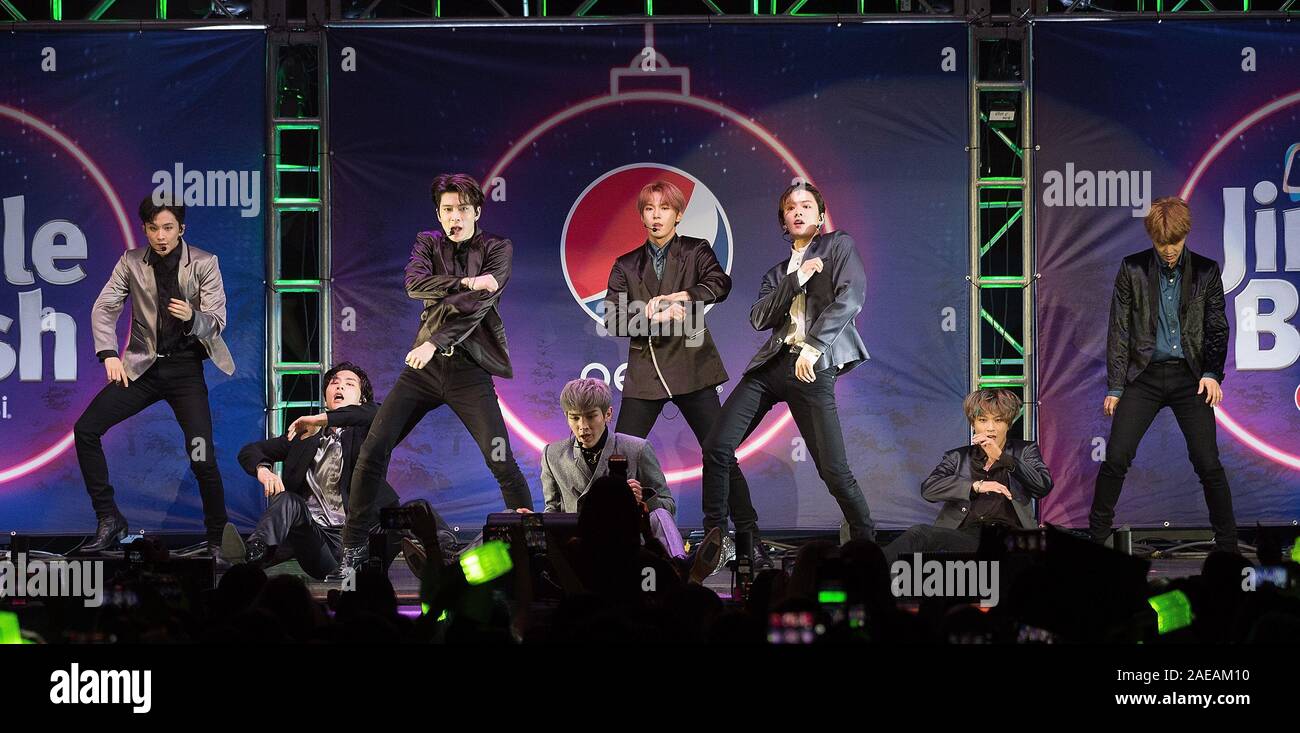 Chicago, USA. 07Th Dec, 2019. CHICAGO, ILLINOIS - 7 décembre : NCT 127 - Taeyong, Taeil, YUTA, Jaehyun Winwin, Mark et Haechan effectuer au cours de la 2019 B96 Jingle bash à l'Allstate Arena le 7 décembre 2019 à Chicago, Illinois. Photo : David S Davis/imageSPACE/MediaPunch MediaPunch Crédit : Inc/Alamy Live News Banque D'Images