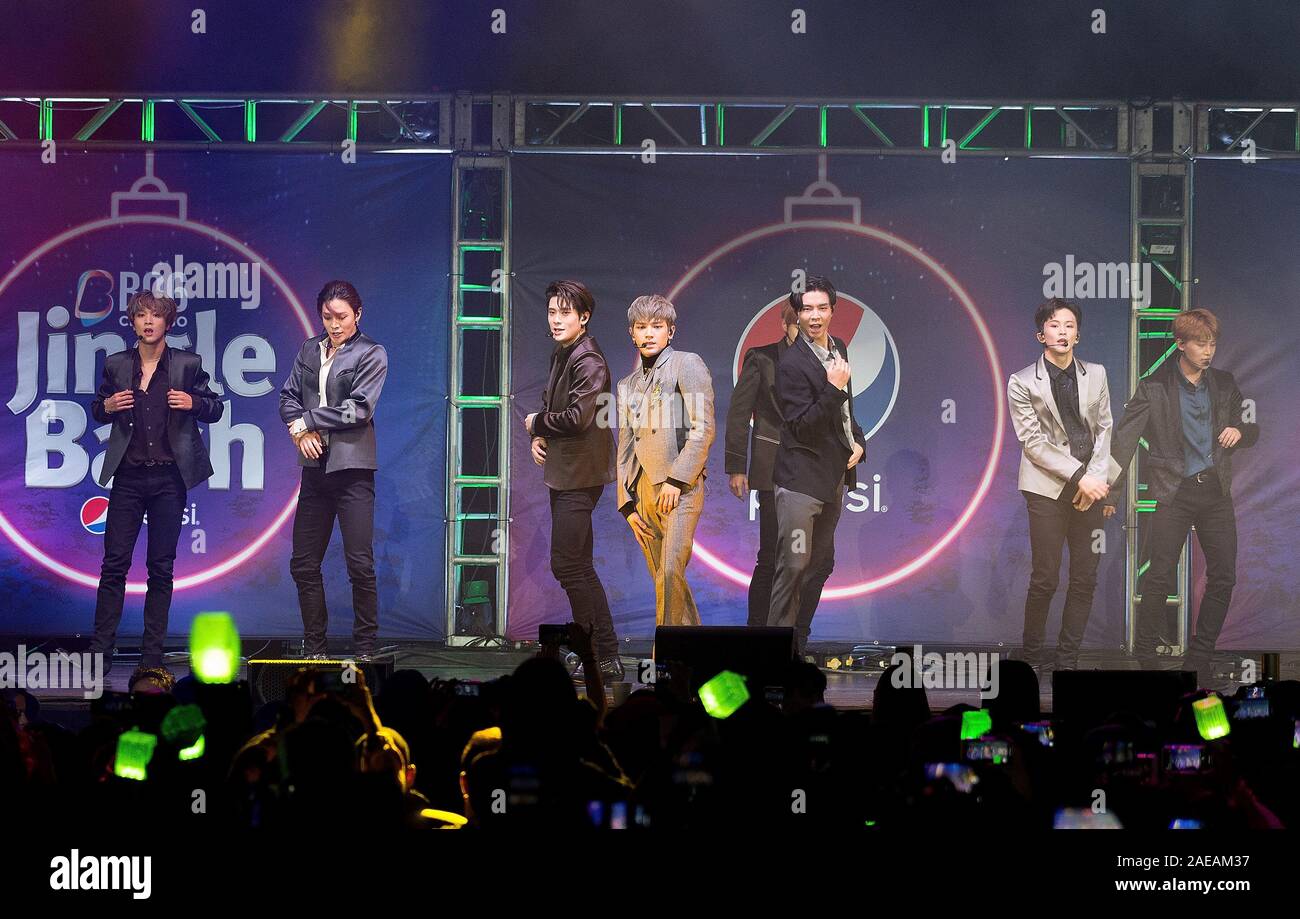 Chicago, USA. 07Th Dec, 2019. CHICAGO, ILLINOIS - 7 décembre : NCT 127 - Taeyong, Taeil, YUTA, Jaehyun Winwin, Mark et Haechan effectuer au cours de la 2019 B96 Jingle bash à l'Allstate Arena le 7 décembre 2019 à Chicago, Illinois. Photo : David S Davis/imageSPACE/MediaPunch MediaPunch Crédit : Inc/Alamy Live News Banque D'Images