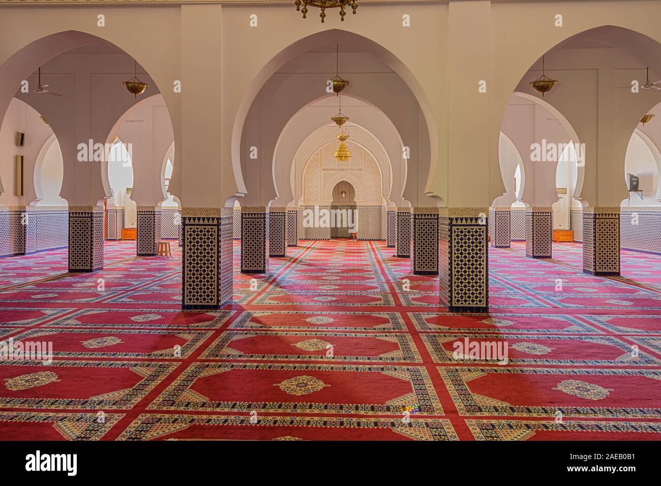 Vue intérieure de la mosquée dans le mausolée de Moulay Ali Cherif dans le centre de Rissani Banque D'Images