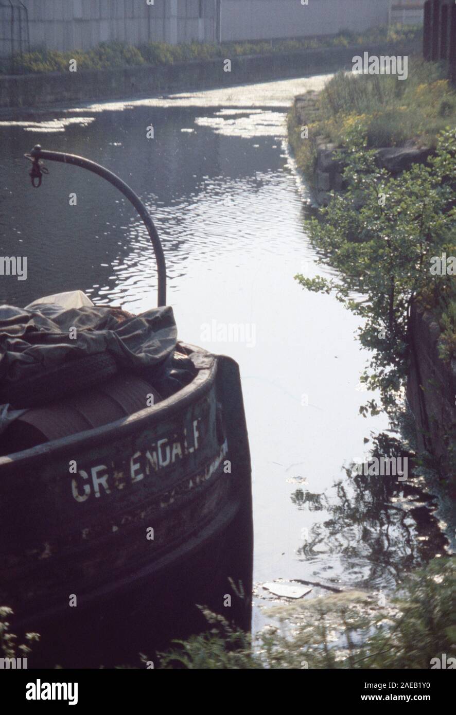 Ancien barge sur la rivière Aire à Leeds, Yorkshire des années 1970, le nord de l'Angleterre, Royaume-Uni Banque D'Images