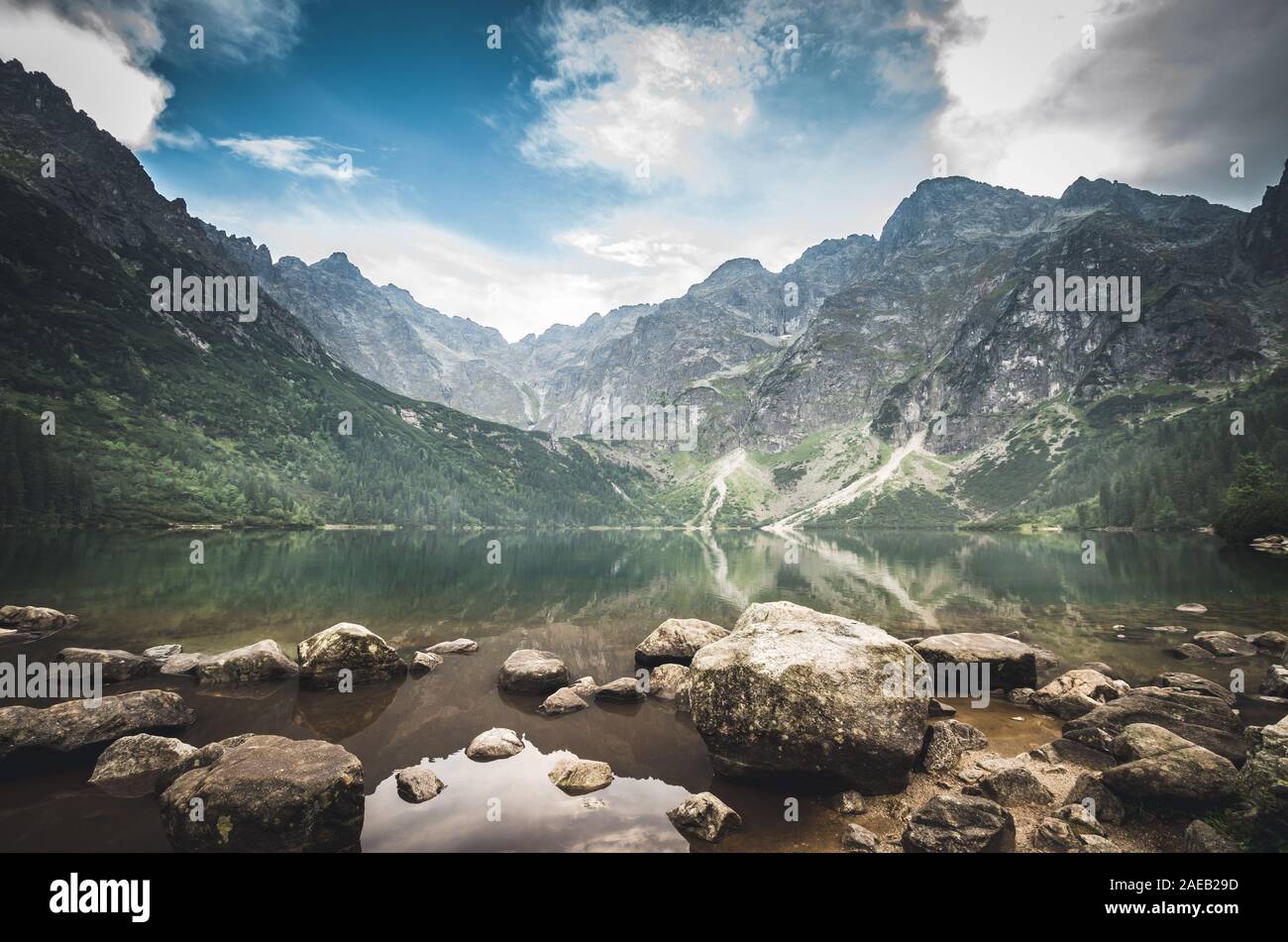 Morskie Oko, Tatras, Pologne. L'œil de la mer lac en Hautes Tatras, à côté de la Pologne du massif Banque D'Images