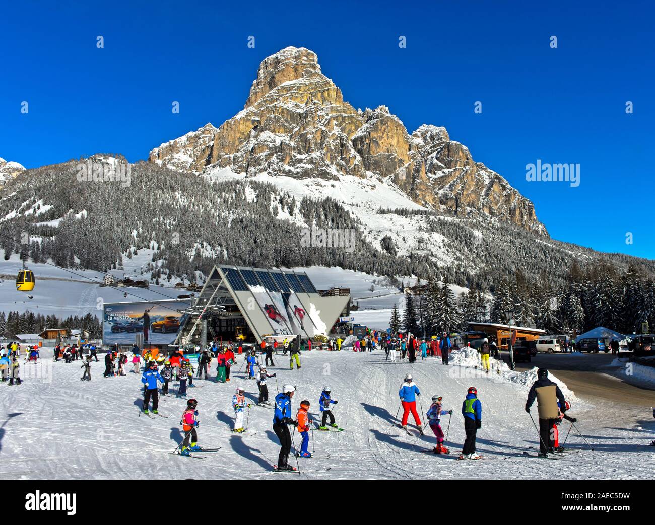 Resport Ski Corvara, Kurfar, crête Sassongher derrière, Alta Badia, Dolomites, Tyrol du Sud, Italie Banque D'Images