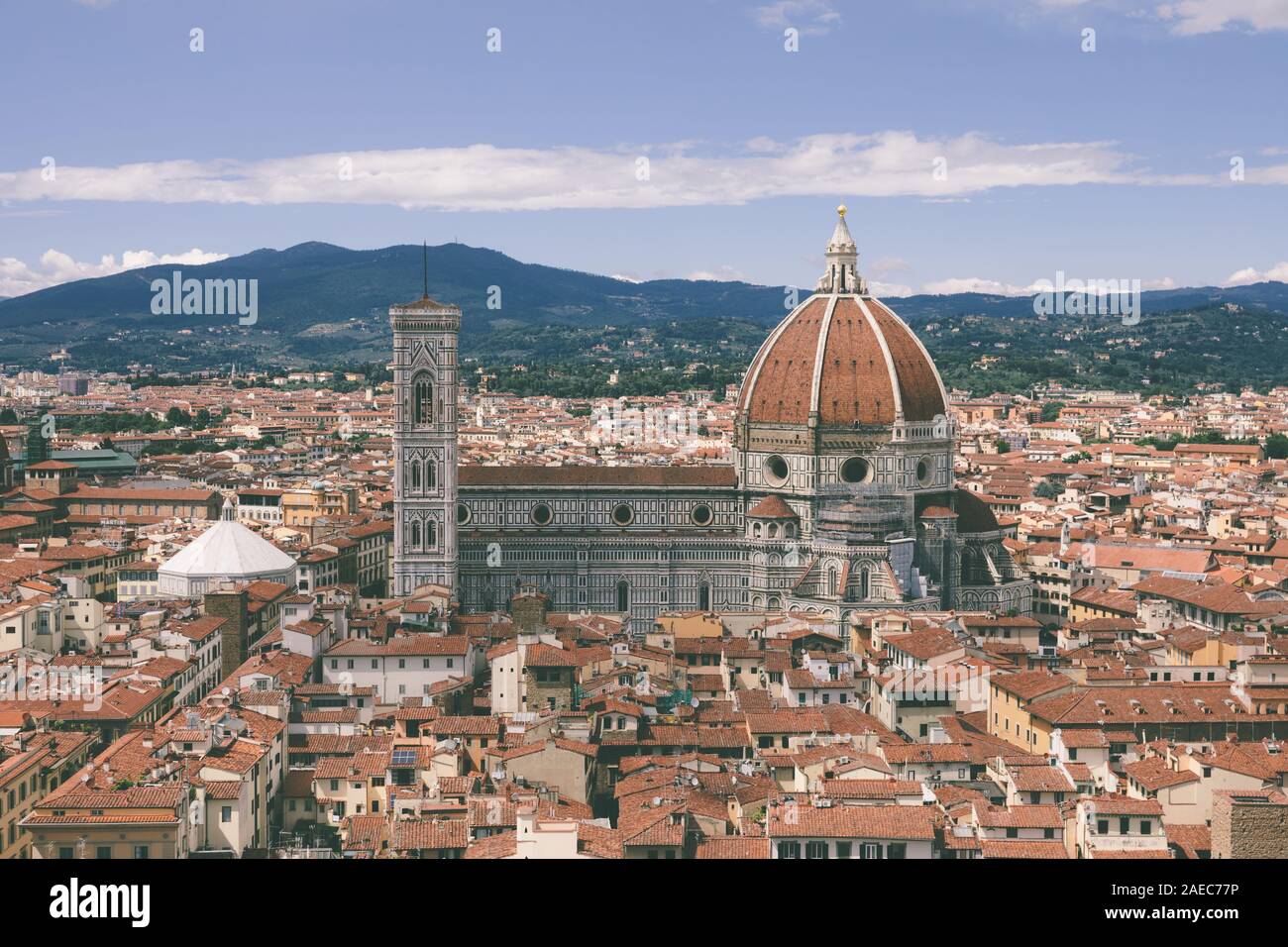 Vue Aérienne Vue panoramique de la vieille ville de Florence et Cattedrale di Santa Maria del Fiore (Cathédrale de Sainte Marie de la fleur) du Palazzo Vecchio Banque D'Images