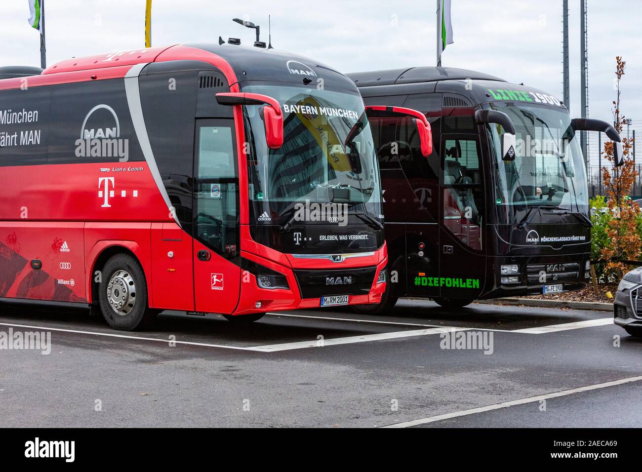 Sports, football, Bundesliga 2019/2020 Borussia Moenchengladbach, et FC Bayern Munich 2-1, stade de l'équipe de Borussia Park, Munich et les bus, Moenchengladbach DFL RÈGLEMENT INTERDIT TOUTE UTILISATION DES PHOTOGRAPHIES COMME DES SÉQUENCES D'IMAGES ET/OU QUASI-vidéo Banque D'Images