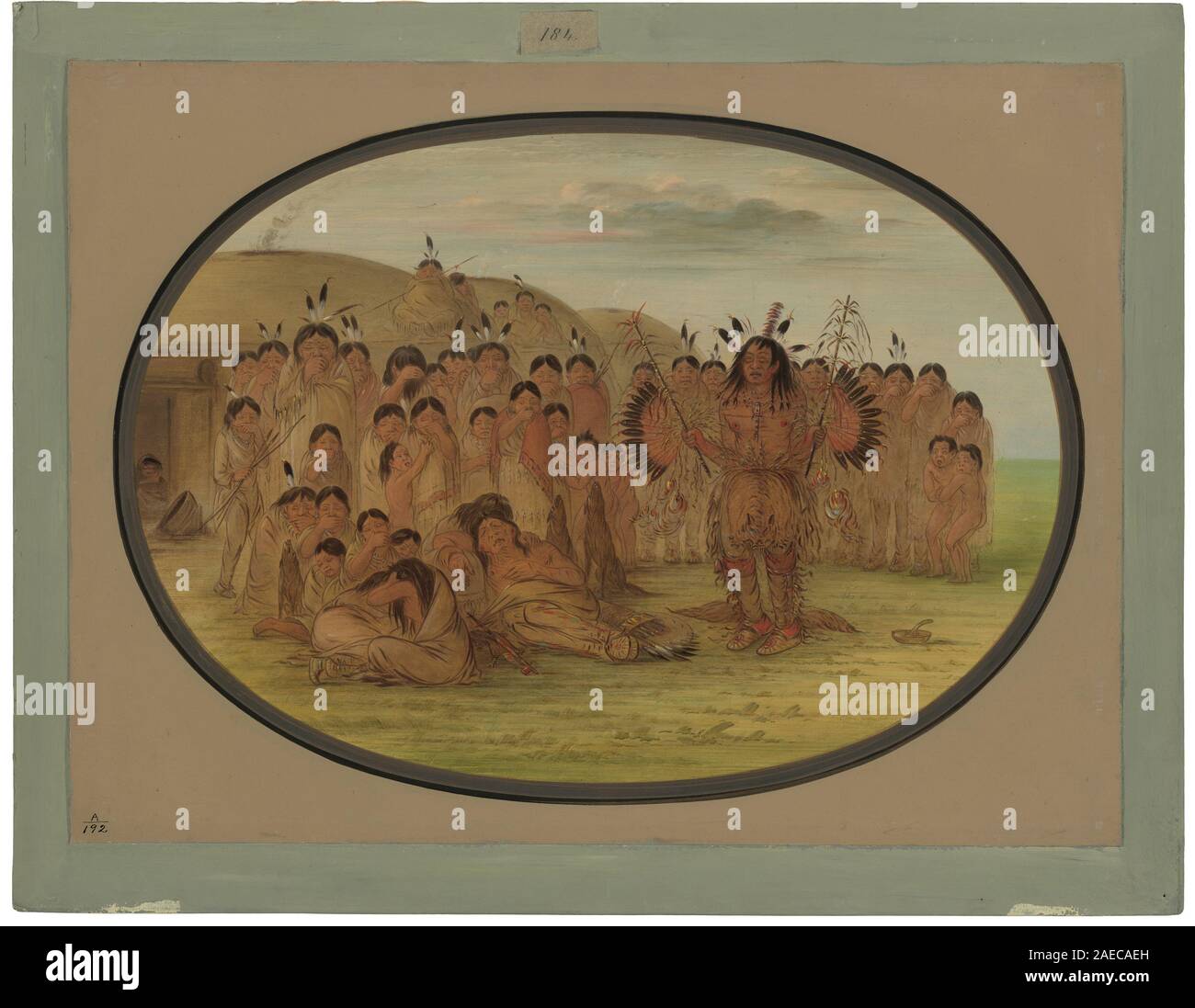 Cette peinture de George Catlin, datée de 1861-1869, représente un homme de médecine mandan, montrant des vêtements traditionnels, des objets rituels et des pratiques culturelles amérindiennes du XIXe siècle. Banque D'Images