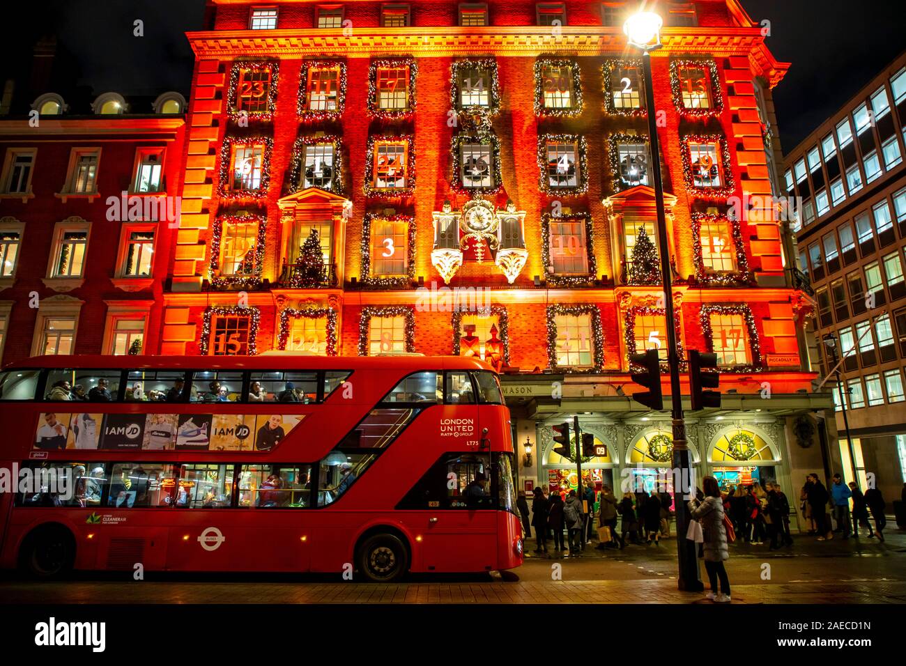 Boutique de luxe magasin Fortnum Mason Street, Piccadilly , saison de Noël à Londres, Banque D'Images