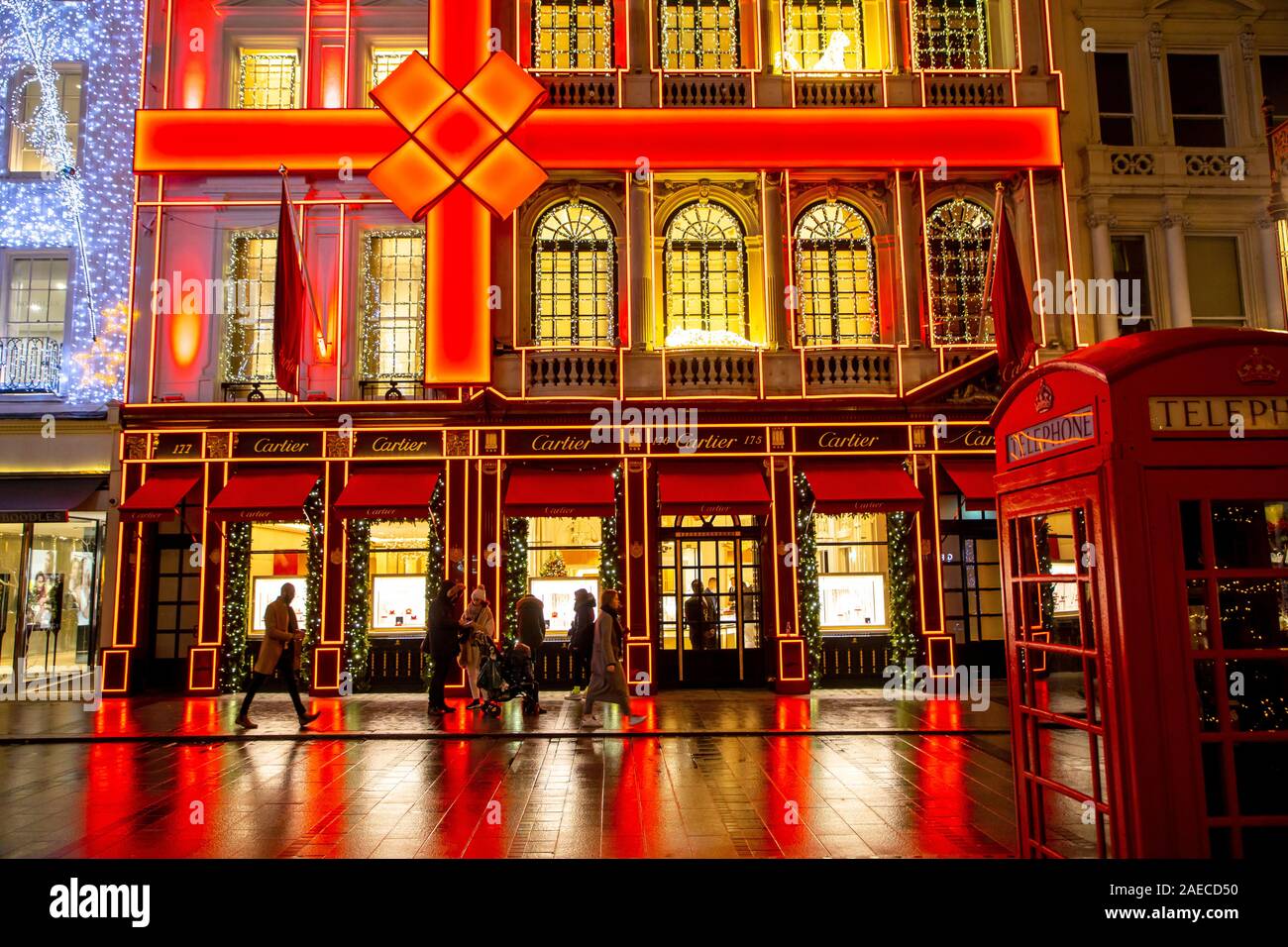 Les boutiques de luxe sur Old Bond Street, joaillier Cartier, saison de Noël à Londres, Banque D'Images