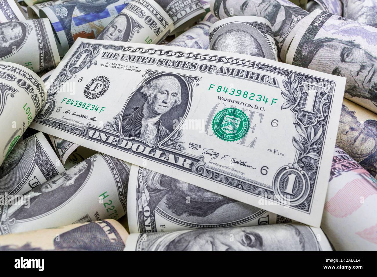 Dollars américains empilés Banque de photographies et d’images à haute ...