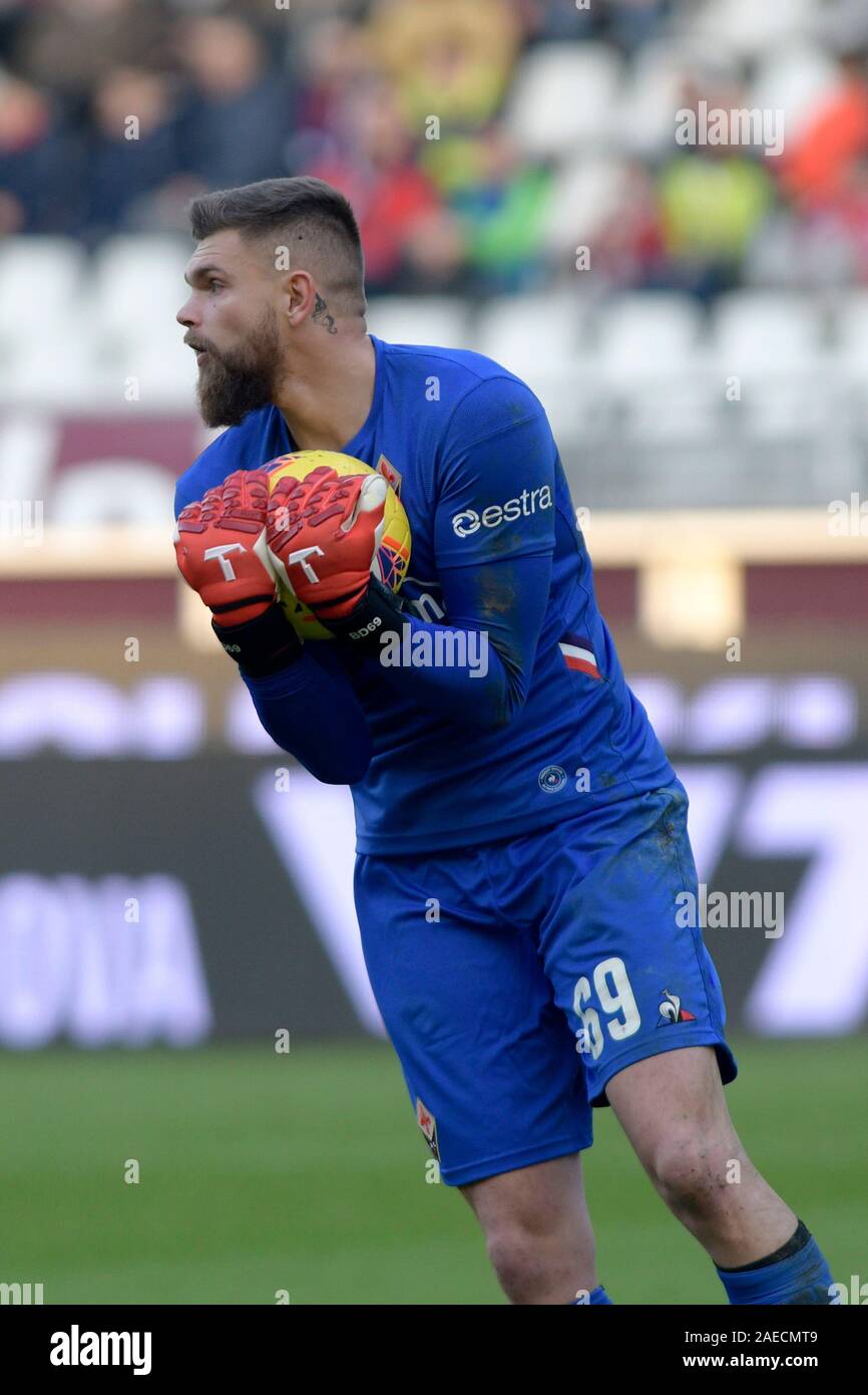 Turin, Italie. Le 08 mai 2019. 8 décembre 2019 Stade olympique ; Grande Torino, Turin, Piémont, Italie, Serie A Football, Torino contre Fiorentina, Bartlomiej Dragowski le gardien de but de la Fiorentina - usage éditorial : Action Crédit Plus Sport Images/Alamy Live News Banque D'Images