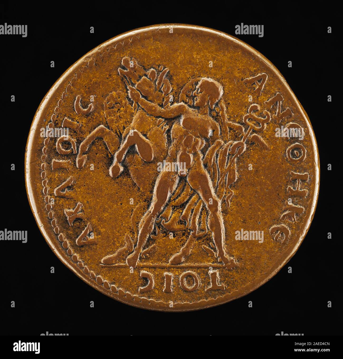 Cette gravure inversée de Giovanni da Cavino représente Mercure domptant Pegasus, montrant le Dieu Mercure, le cheval ailé Pegasus, des gestes, des draperies, des expressions et des techniques de gravure italiennes du XVIe siècle. Banque D'Images