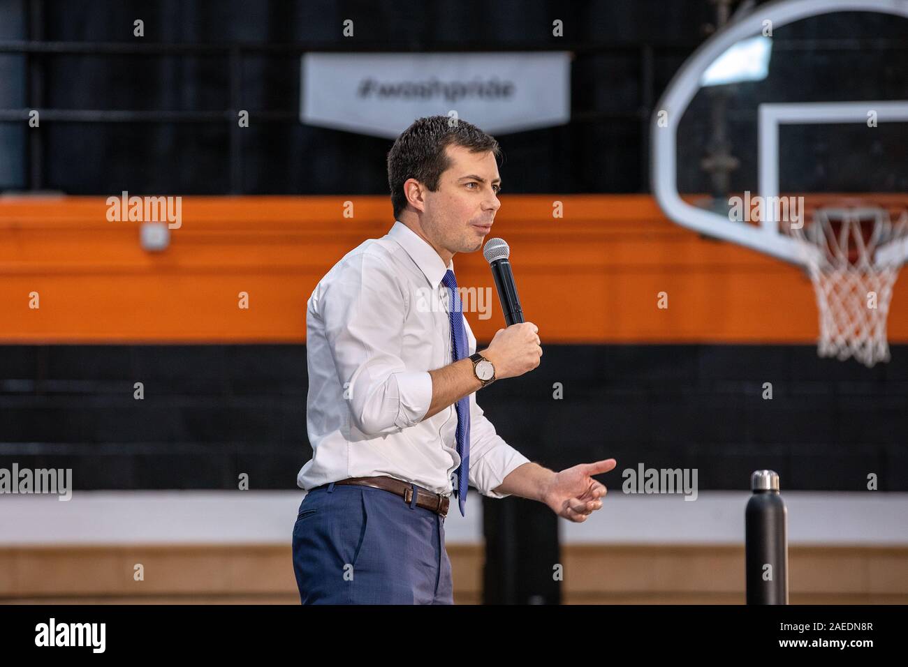 Washington, Iowa, États-Unis. 8 novembre, 2019. Pete maire Buttigieg a tenu une campagne présidentielle rassemblement à une école intermédiaire à Washington, Iowa, USA le dimanche après-midi. Credit : Keith Turrill/Alamy Live News Banque D'Images