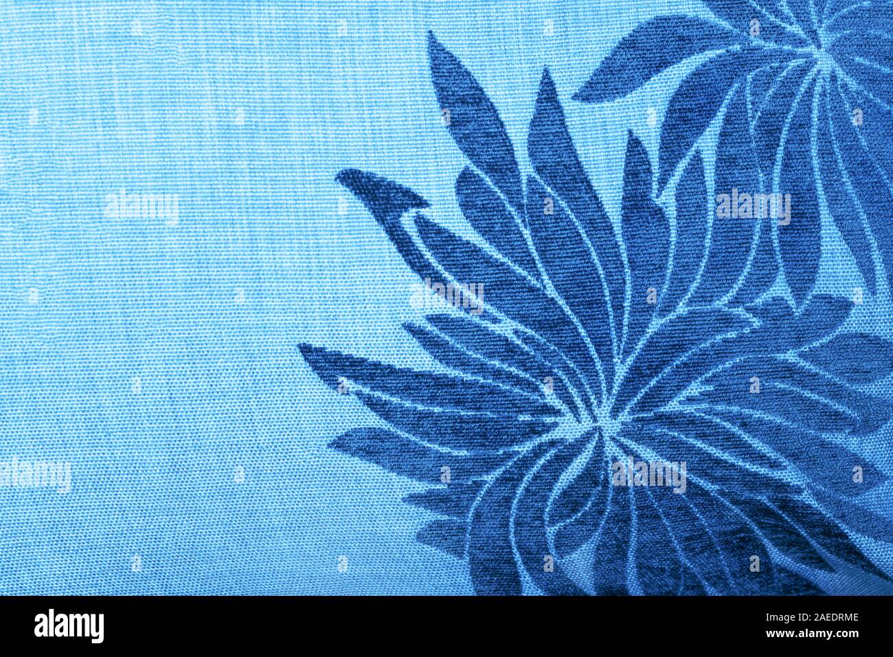 Couleur bleu 2020 inscription. Surface textile dans le quartier branché de couleur de l'année. Banque D'Images