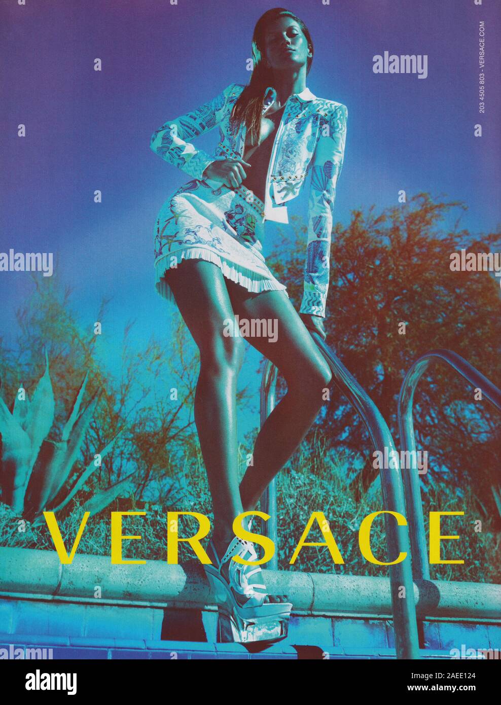 Affiche publicitaire VERSACE maison de mode avec Gisele Bundchen dans le magazine papier de l'année 2012, publicité, créatif VERSACE publicité de 2010 Banque D'Images