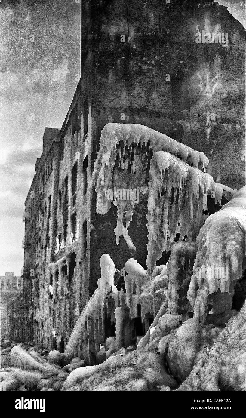 Les ruines d'un bâtiment à la suite d'un incendie. Banque D'Images