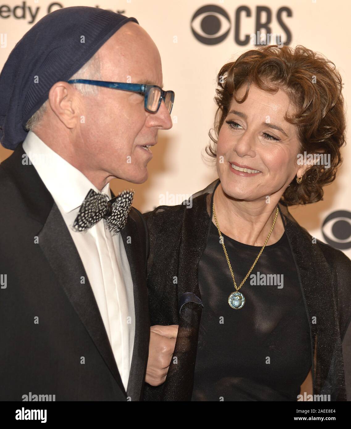 Washington, United States. Le 08 mai 2019. L'actrice Debra Winger (R) et mari Arliss Howard arrivent pour une soirée de gala, Kennedy Center à Washington, le dimanche 8 décembre, 2019. Photo de Mike Theiler/UPI UPI : Crédit/Alamy Live News Banque D'Images