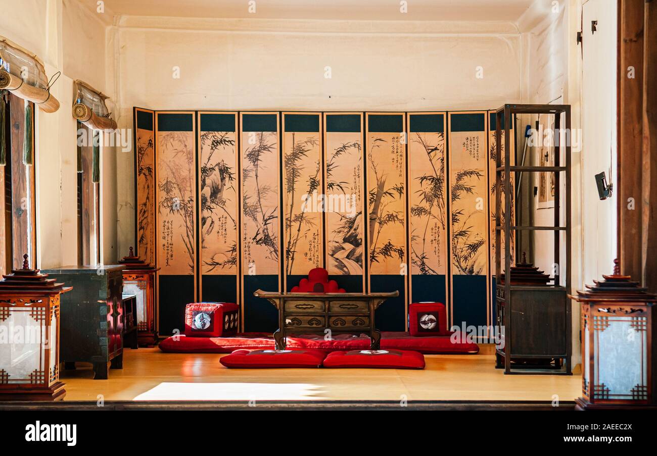 Korean traditional furniture Banque de photographies et d'images à haute  résolution - Alamy