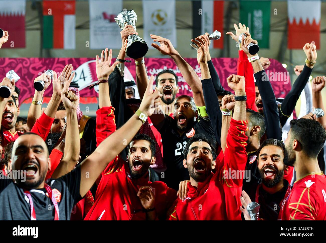 Doha, Qatar. 8e déc, 2019. Les joueurs de Bahreïn célébrer après avoir remporté la 24e Coupe du Golfe Persique 2019 match final entre Bahreïn et l'Arabie saoudite à Doha, Qatar, le 8 décembre 2019. Credit : Nikku/Xinhua/Alamy Live News Banque D'Images