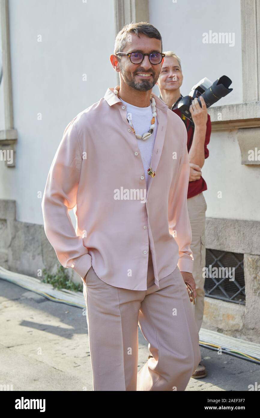 MILAN, ITALIE - 20 septembre 2019 : Simone Marchetti avant Tods fashion show, Milan Fashion Week street style ? Banque D'Images