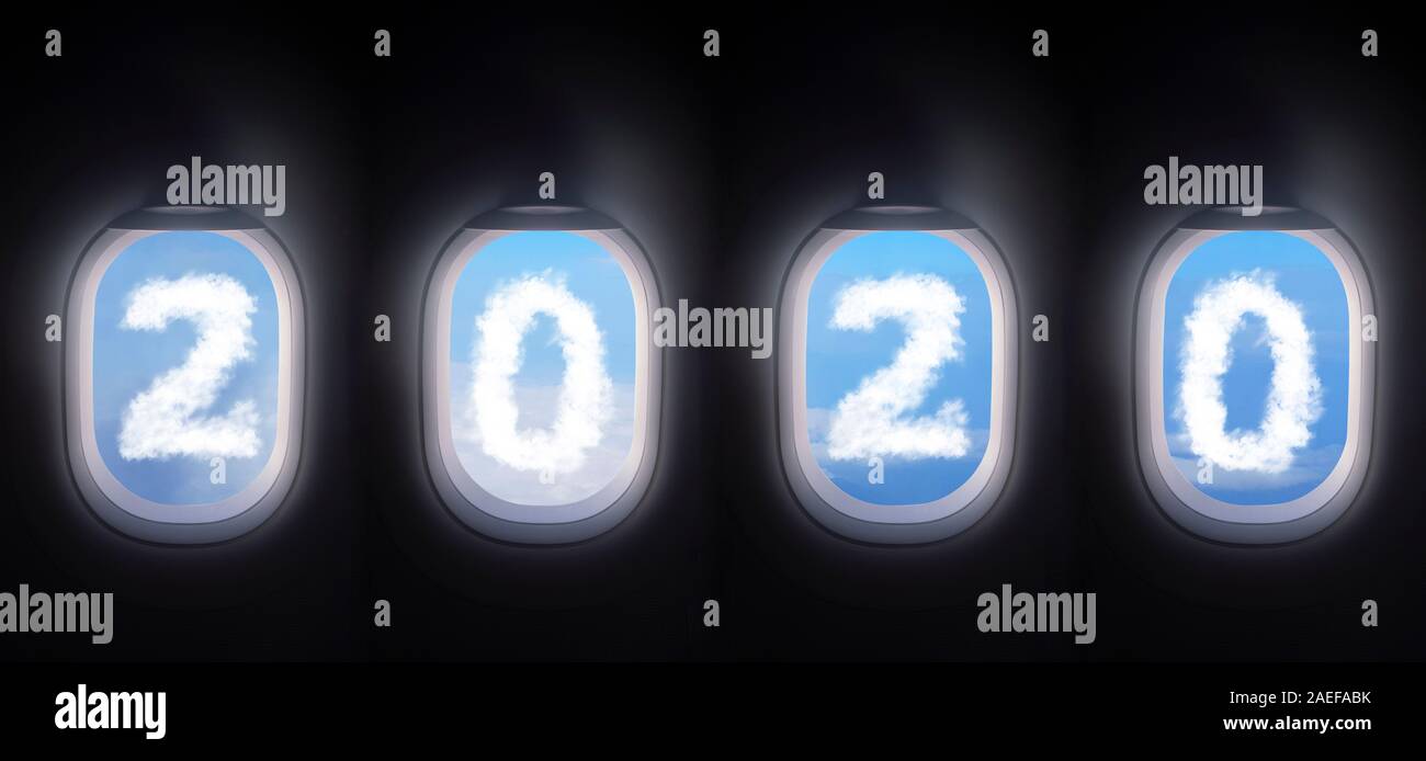 2020 nuage en dehors de la fenêtre de l'avion, quatre fenêtres ouvertes avion volets blanc avec large vue sur le ciel bleu et nuages blancs en forme 2020 Banque D'Images