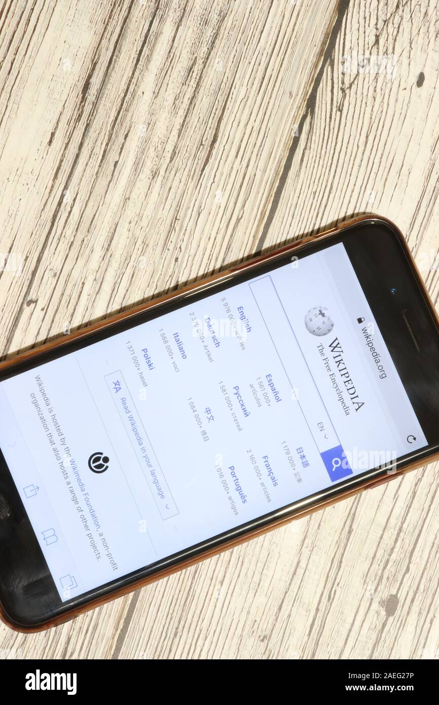Los Angeles, Californie, USA - 4 décembre 2019 : Wikipedia page site web sur l'écran du téléphone Vue supérieure avec copie espace éditorial, d'illustration. Banque D'Images