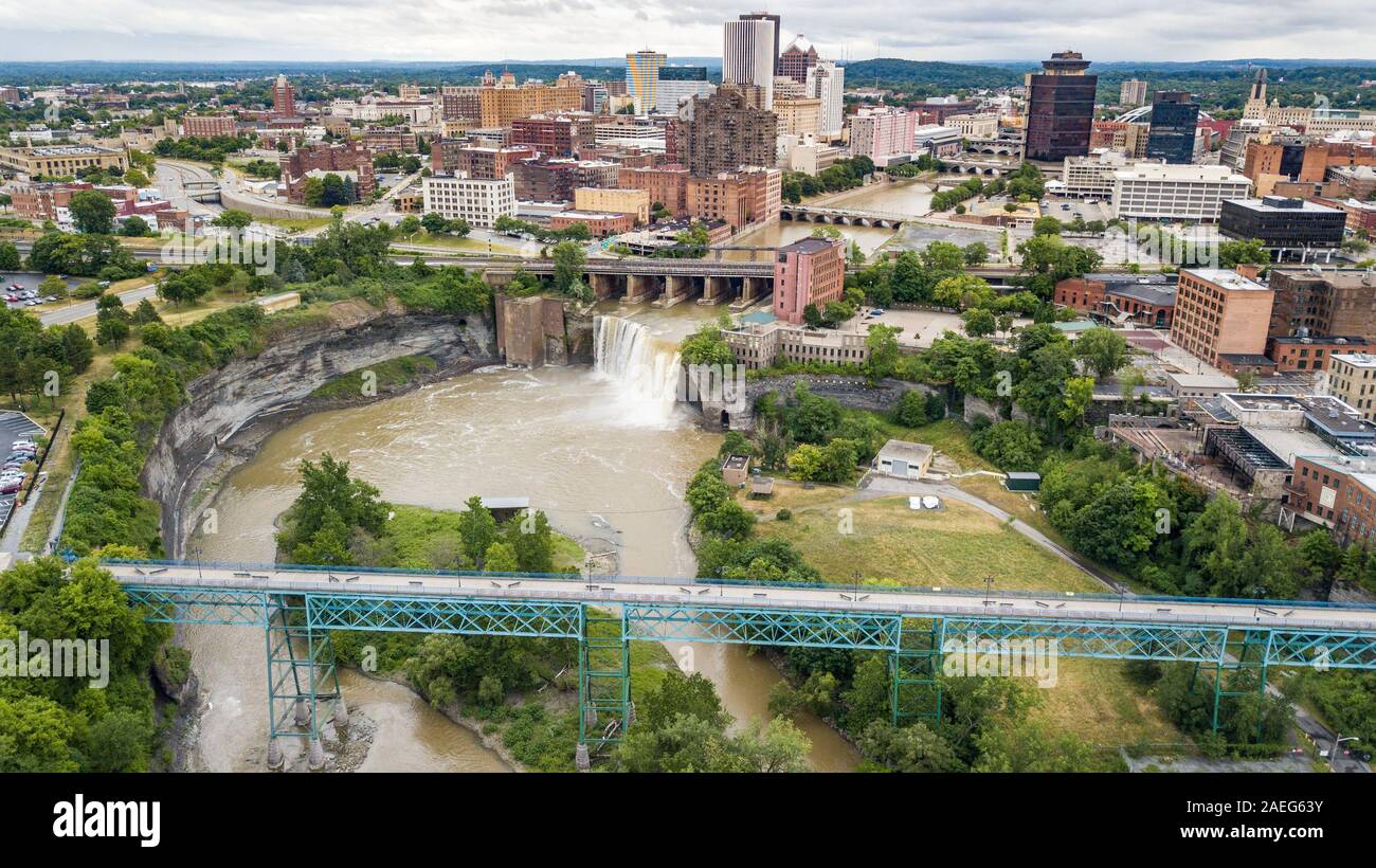 Pont Pont de Rennes, High Falls, rivière Genesee, Rochester, NY, USA Banque D'Images