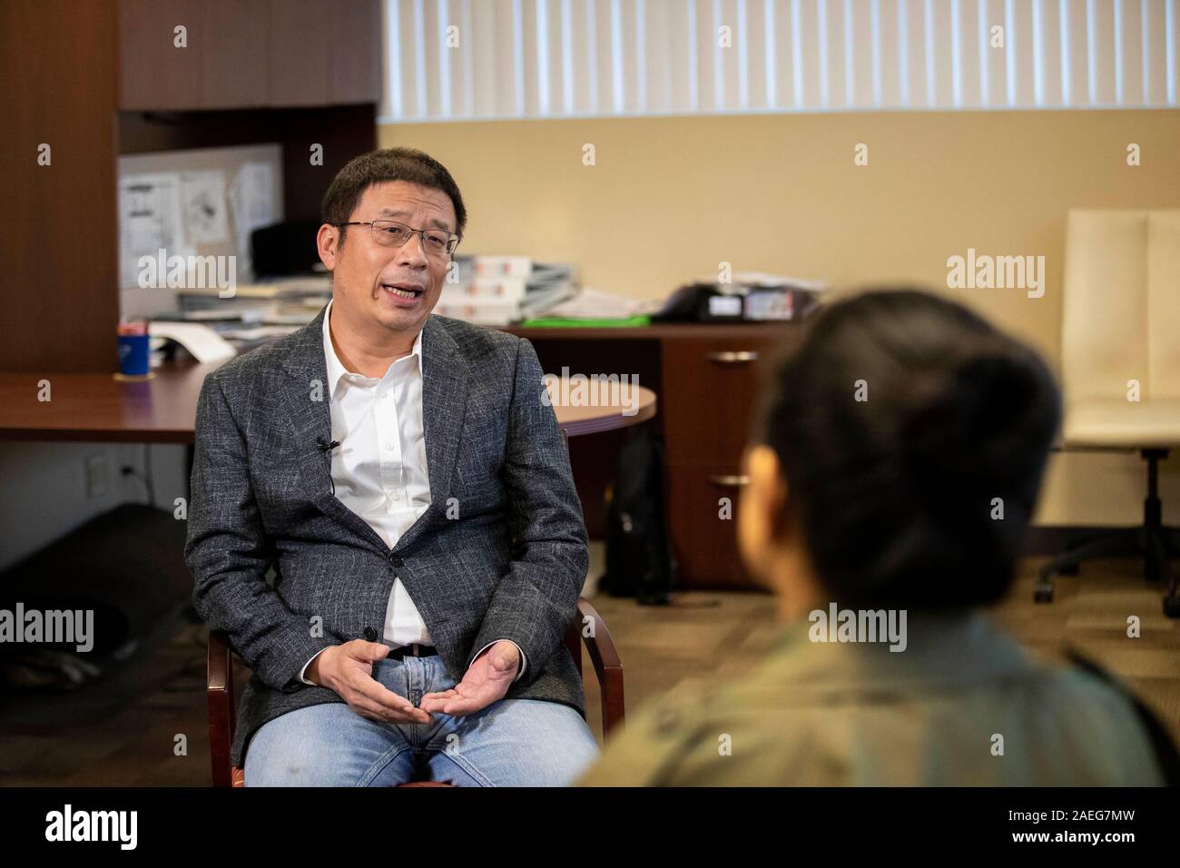 (191209) -- NEW YORK, 9 décembre 2019 (Xinhua) -- Chen Bing, président de Birtley Industrial Equipment, une société basée à Lexington, reçoit une interview avec Xinhua de Lexington, l'État américain du Kentucky, le 26 novembre 2019. Pour aller à l'aide de 'Spotlight : les entreprises américaines, les fonctionnaires dire CIEE merveilleux pour la plate-forme d'affaires sino-américaines à l'engagement" (Xinhua/Wang Ying) Banque D'Images