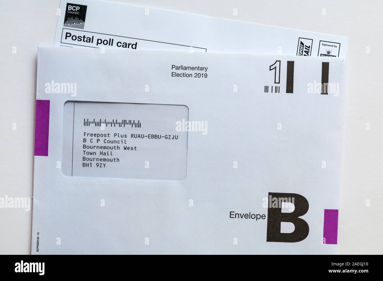Bulletin de vote rempli dans l'enveloppe B prêt à retourner à BCP Conseil à  Bournemouth pour les prochaines élections générales 2019 en UK Photo Stock  - Alamy
