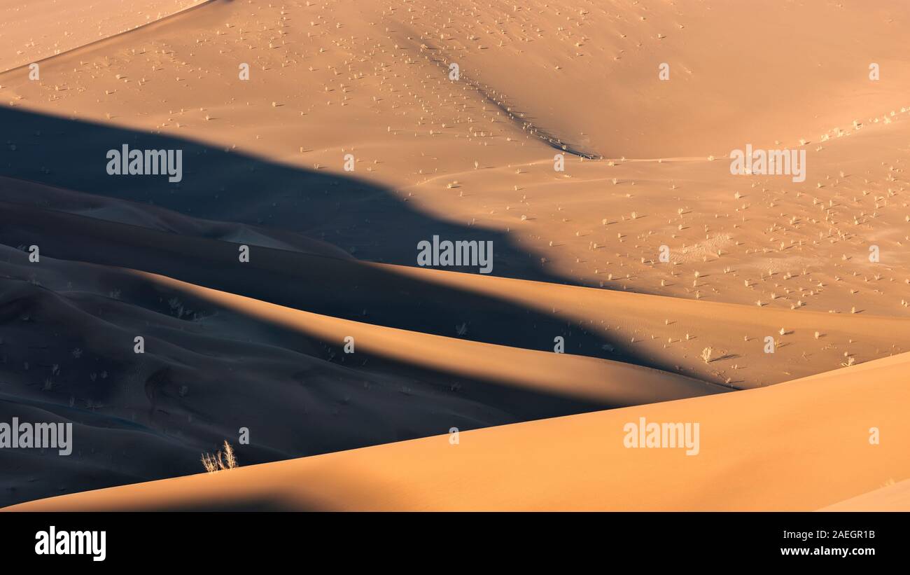 La forme des dunes de sable dans le désert lut Banque D'Images