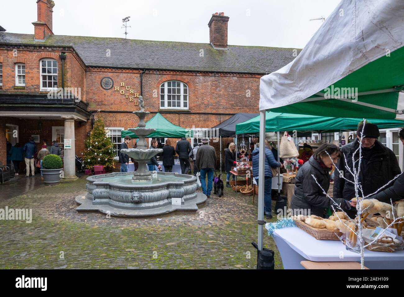 Marché de Noël 2019 de Farnham à l'hôtel Bush, Surrey, UK Banque D'Images