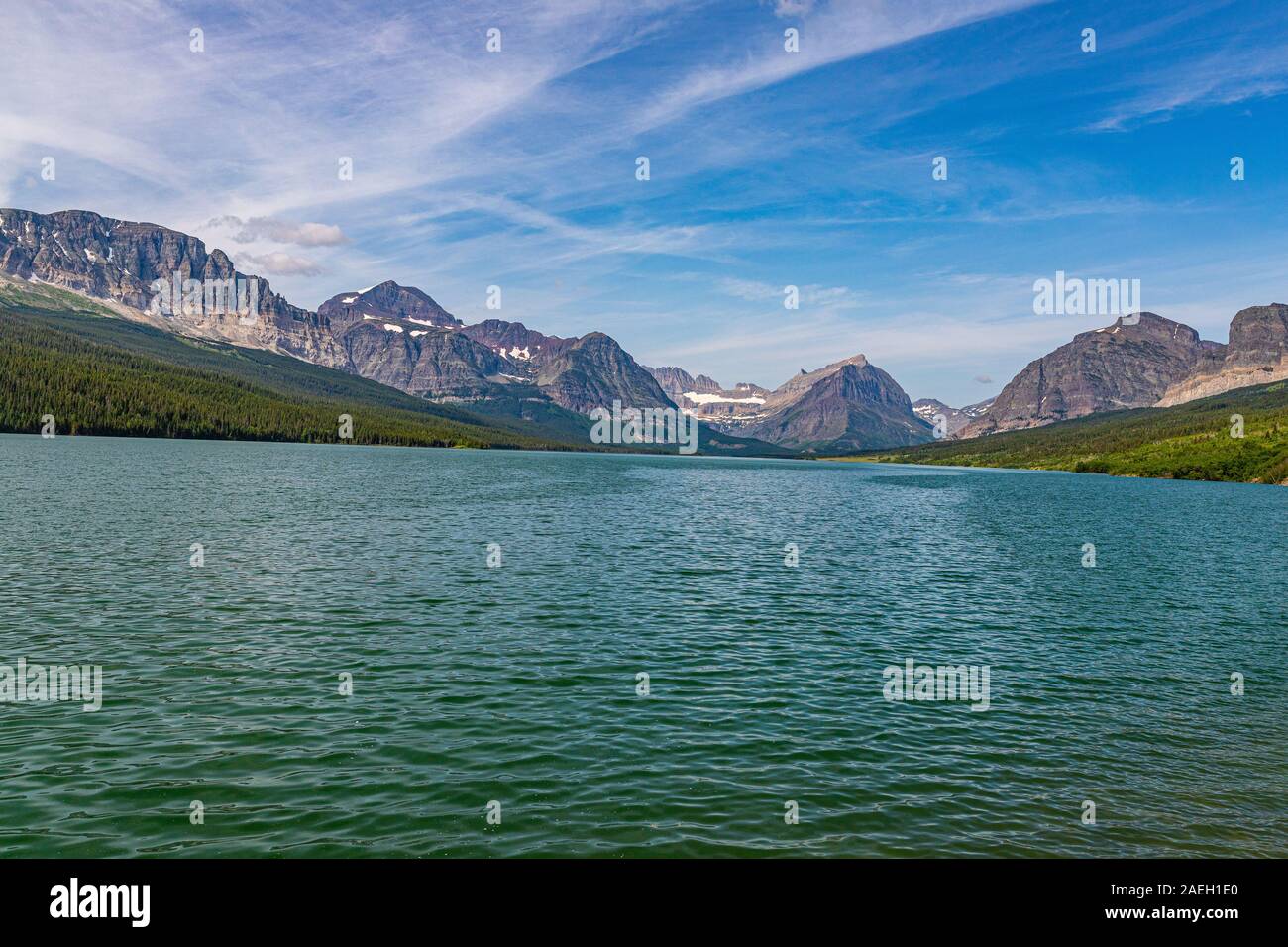 Lac Sherburne est un réservoir formé par le lac Sherburne barrage dans la région du Glacier de nombreux de Glacier National Park dans le Montana. Banque D'Images