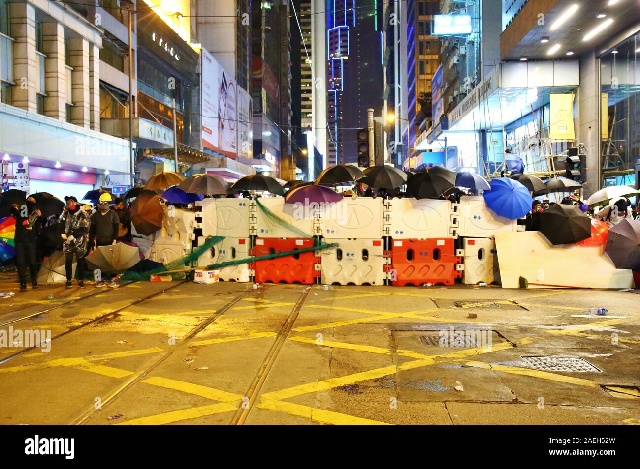 Hong Kong, Chine. 8e déc, 2019. Des centaines de milliers de pro-démocratie paix assister à la Journée des droits de l'homme de mars le parc Victoria à Causeway Bay à Chater Road à Central. Gonzales : Crédit Photo/Alamy Live News Banque D'Images