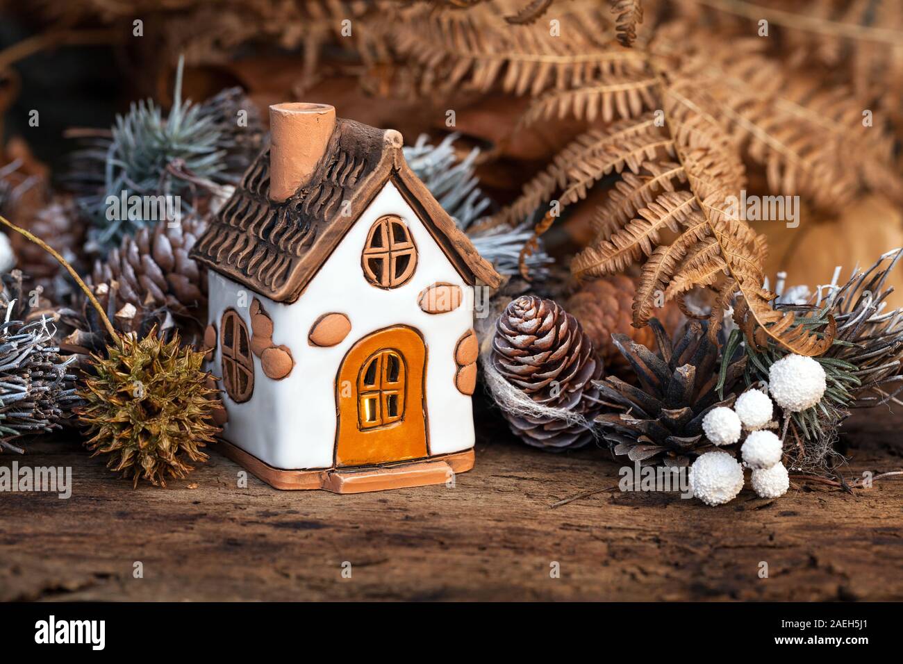 Petite maison en concours d'automne Banque D'Images