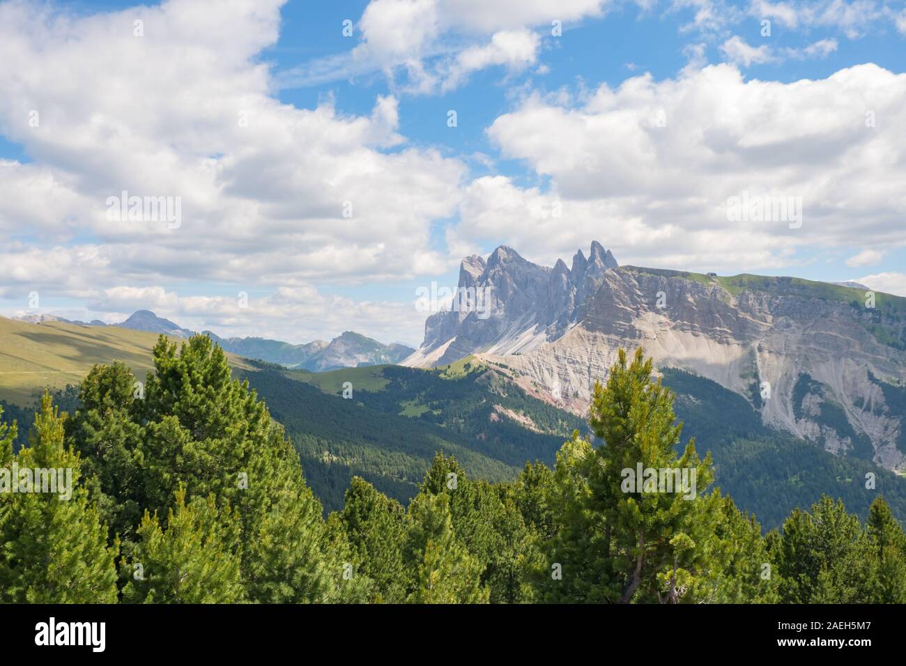 Voir à la montagne dolomites dans Odle Banque D'Images