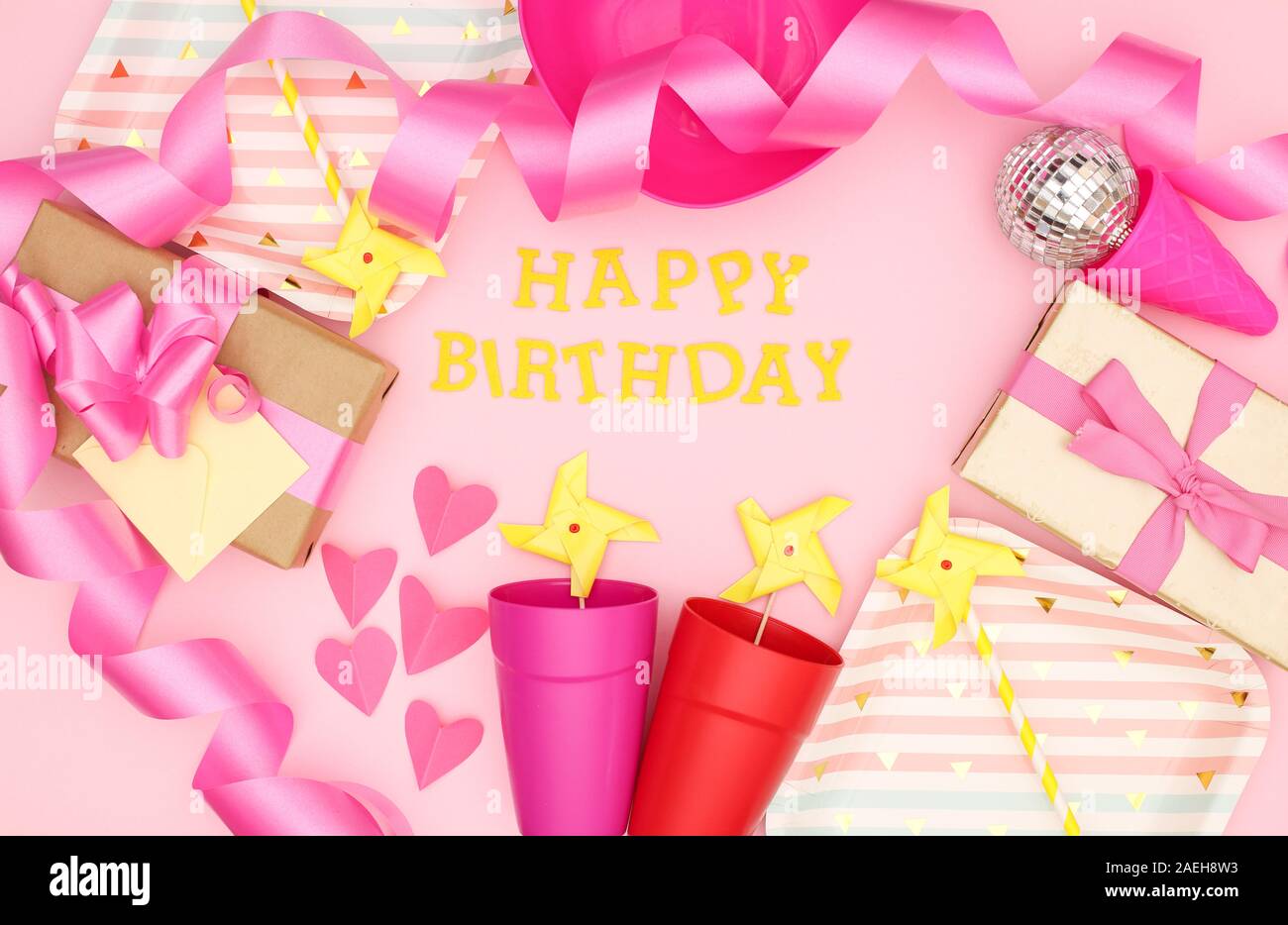 Joyeux Anniversaire Decoration Anniversaire Rose Pour Filles Partie Photo Stock Alamy Joyeux Anniversaire Decoration Anniversaire Rose Pour Filles Partie Photo Stock Alamy