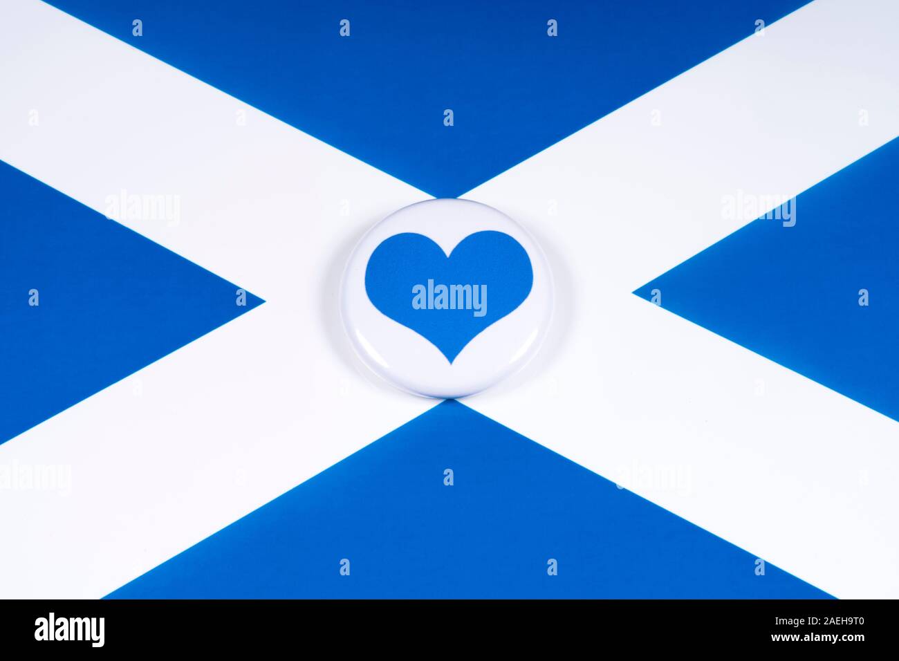 Un symbole coeur bleu, représenté sur le drapeau de l'Écosse. Banque D'Images