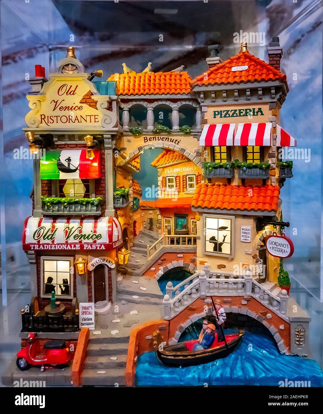 Décoration de Noël -représentations de pays avec des sujets de Noël et Noël jeux - ( Venise Venezia Italia ) Banque D'Images