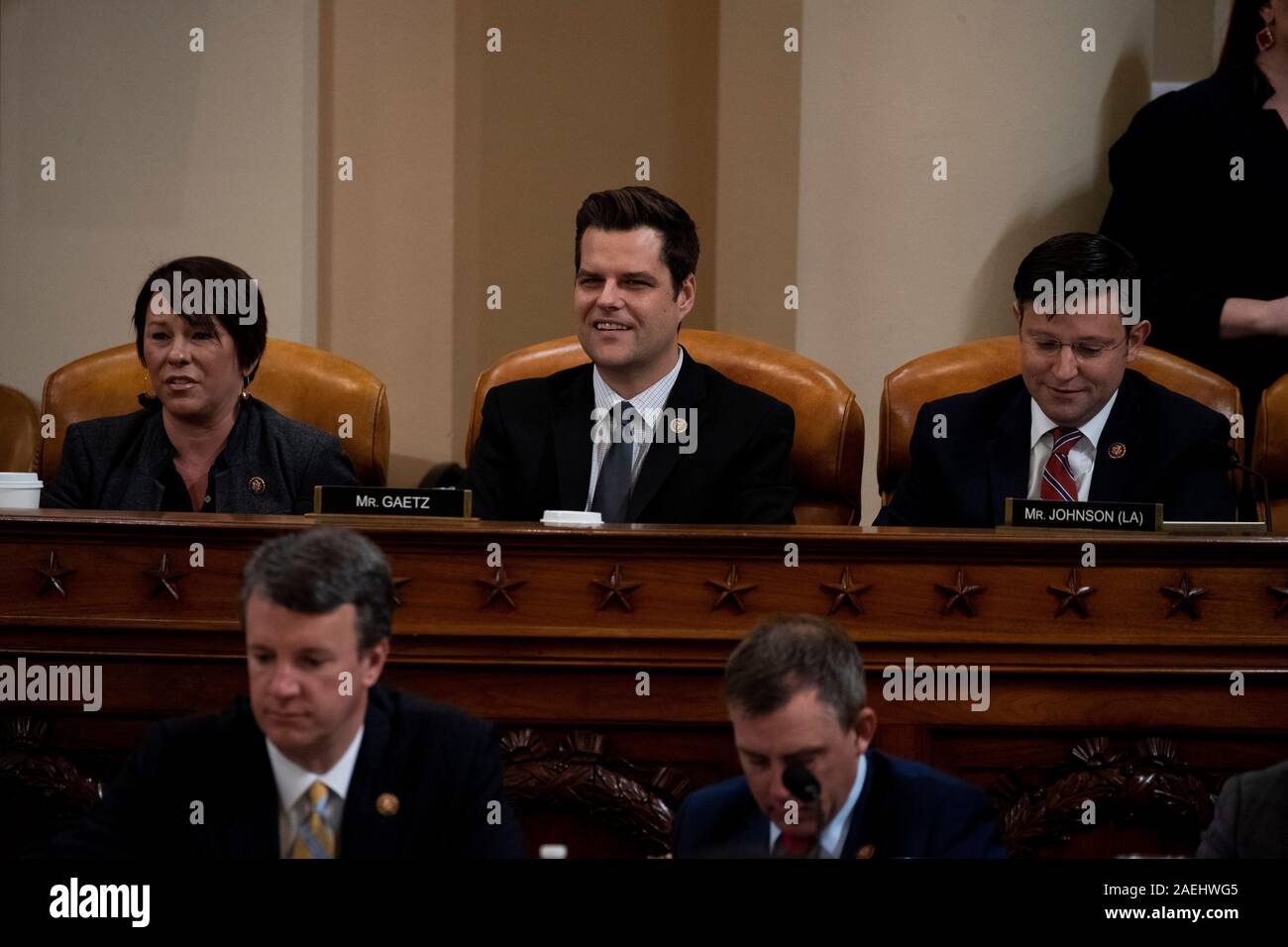 Washington, États-Unis d'Amérique. 09Th Dec, 2019. Représentant des États-Unis Matt Gaetz (républicain de Floride), centre, prend la parole lors d'une accusation publique enquête avec le Comité judiciaire de la Chambre sur la colline du Capitole à Washington, DC, le 9 décembre 2019. Photo de gauche est représentant américain Martha Roby (républicain de l'Alabama) et à la droite est représentant américain Mike Johnson (républicain de Louisiane)Crédit : Anna Moneymaker/Piscine via CNP | Conditions de crédit dans le monde entier : dpa/Alamy Live News Banque D'Images