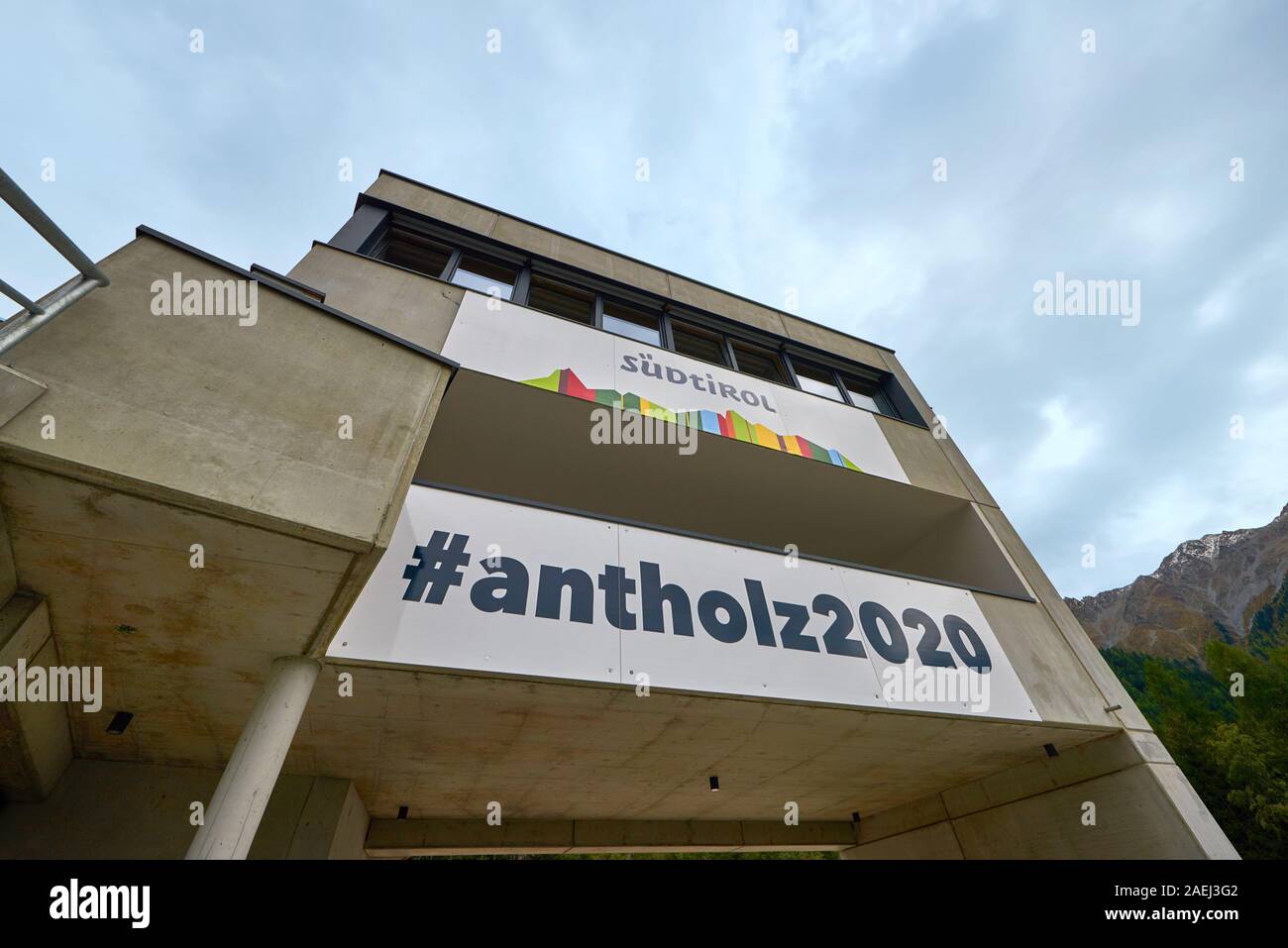 3 Hôtels à arena de cols alpins, Italie Banque D'Images