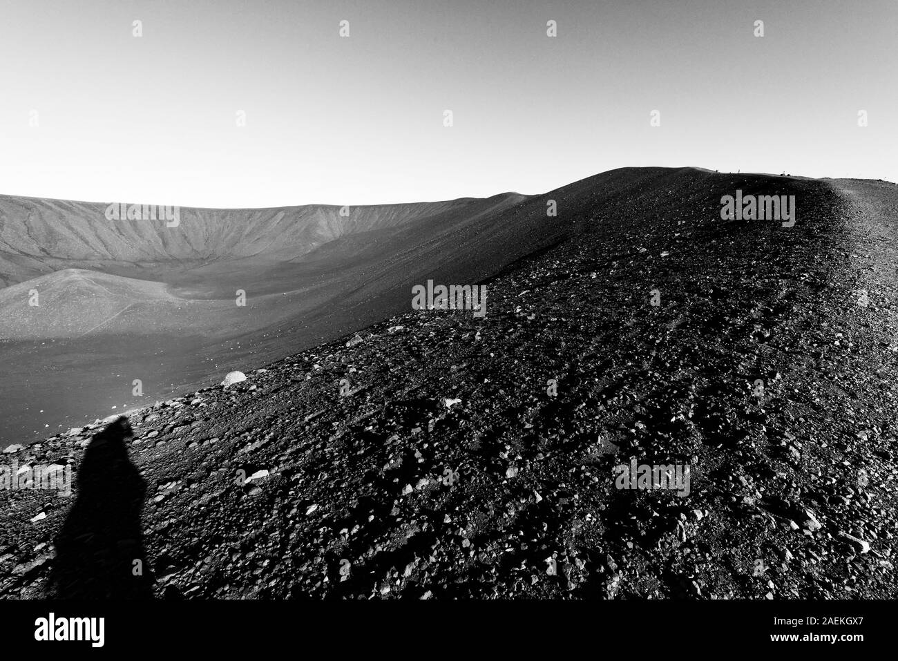 Cratère Hverfjall près du lac Myvatn en Islande, l'un des plus grands cratères volcaniques dans le monde avec un diamètre de près de 800m au dessus. Banque D'Images