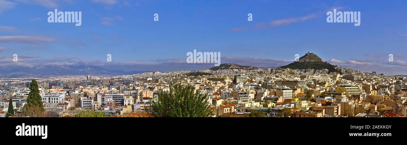 Vue panoramique d'Athènes avec la colline Lycabettus d'Anafiotika zone sous l'Acropole, Grèce. Banque D'Images