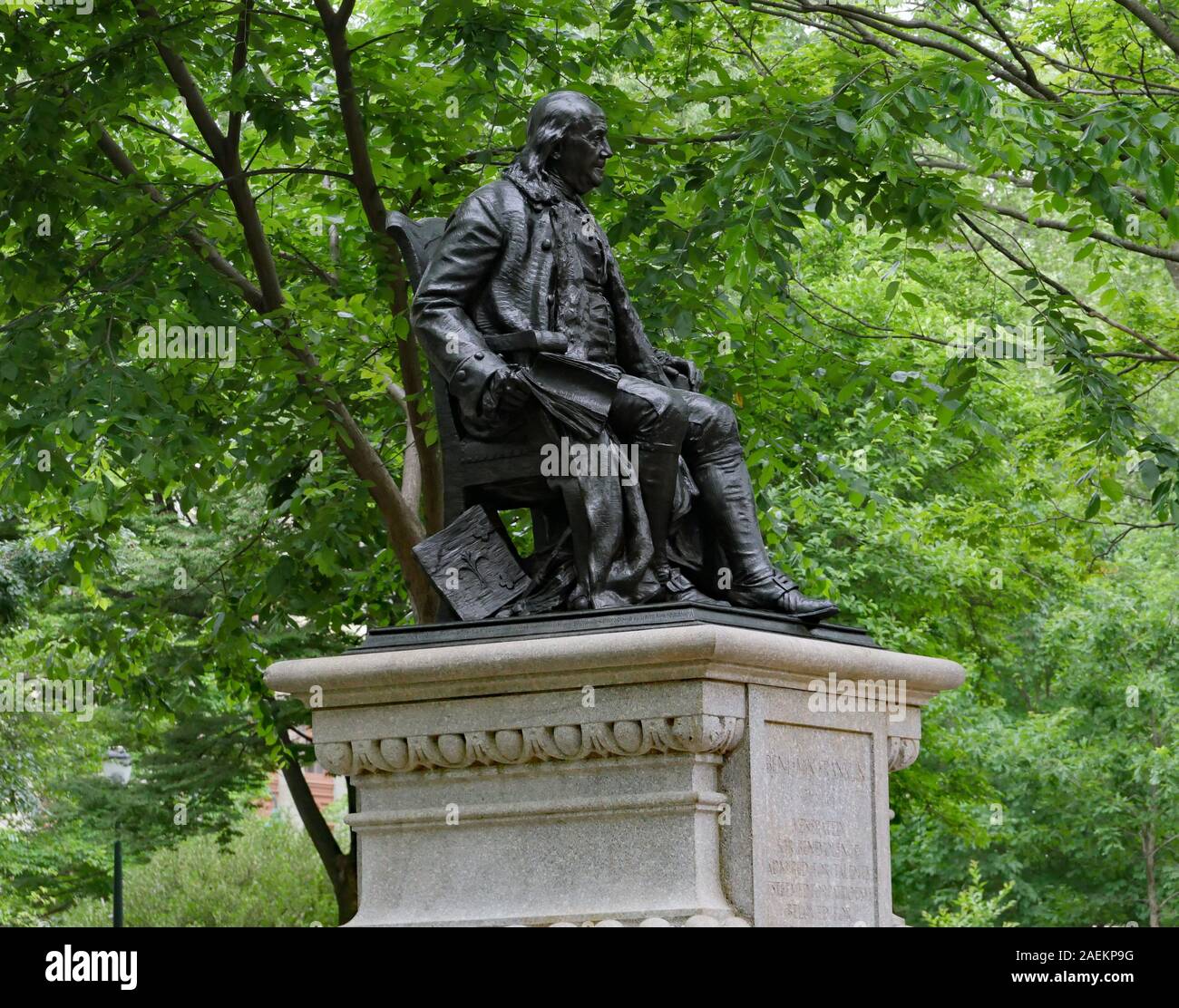 PHILADELPHIA - Mai 2019 : une statue de fouding père Benjamin Franklin, sur le campus de l'Université de Pennsylvanie. Banque D'Images