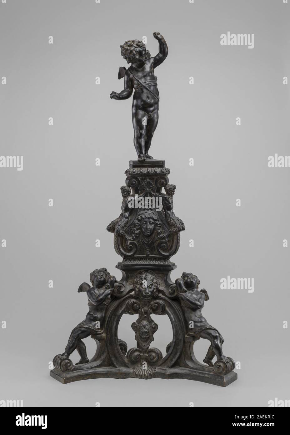 Niccolo Roccatagliata, Andiron Putto avec embout, modèle c 1600, probablement en fonte 17ème-18ème siècle avec Andiron Finial Putto ; modèle c. 1600, probablement en fonte 17ème/18ème siècle Banque D'Images Niccolo Roccatagliata, Andiron Putto avec embout, modèle c 1600, probablement en fonte 17ème-18ème siècle avec Andiron Finial Putto ; modèle c. 1600, probablement en fonte 17ème/18ème siècle Banque D'Images