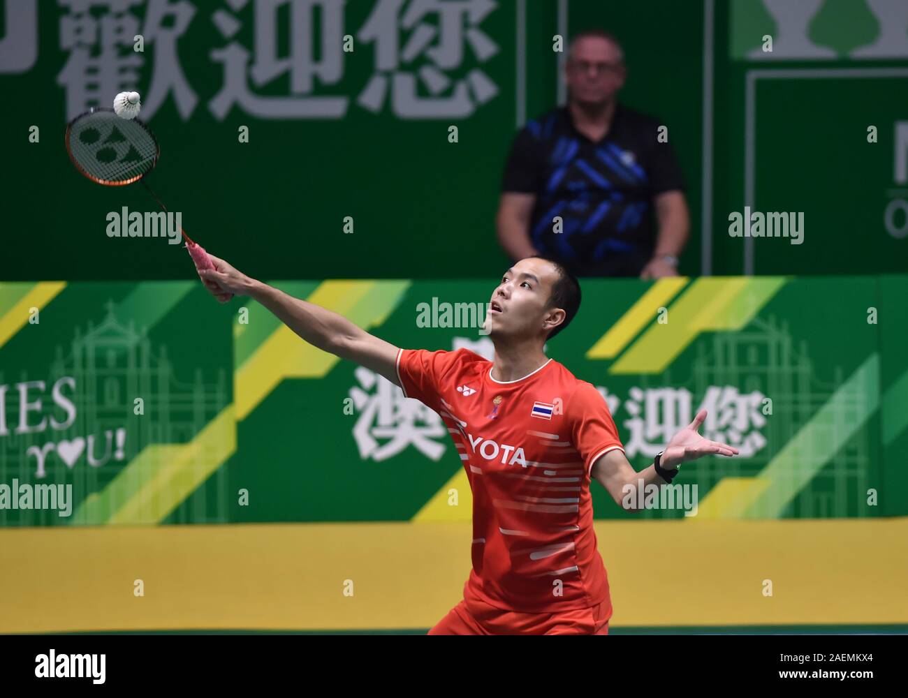 Sitthikom Thammasin de Thaïlande est en concurrence contre Shi Yuqi de Chine lors de la finale de simple hommes des Championnats canadiens de badminton 2019 Ouvert Macau, Macao en S Banque D'Images