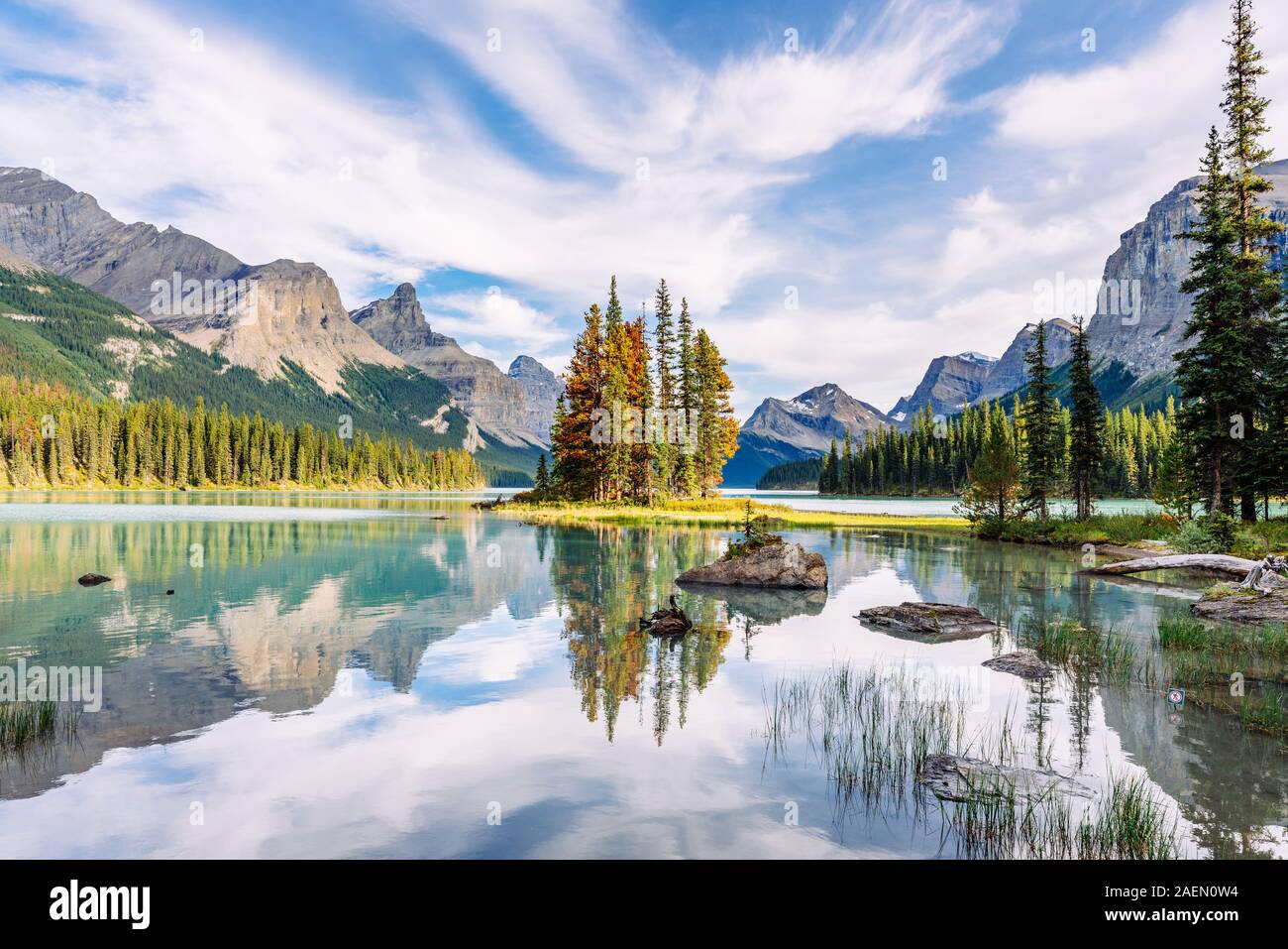 Le Canada, l'Alberta, le Parc National Jasper, le lac Maligne et Spirit Island Banque D'Images