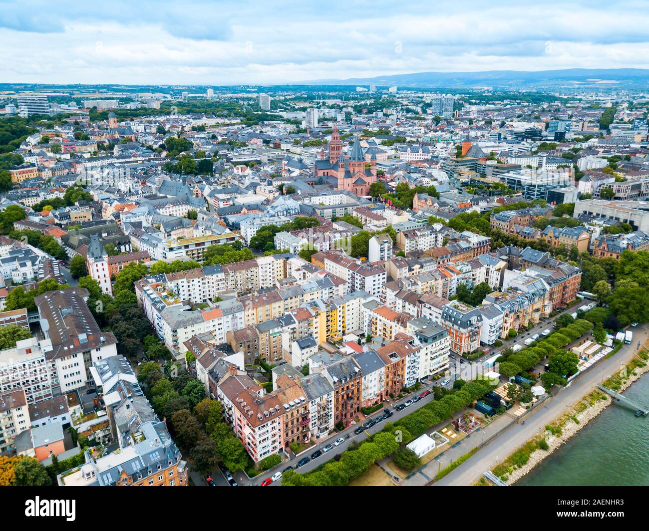 La vieille ville de Mayence vue panoramique aérienne. Mayence est la capitale et la plus grande ville de Rhénanie en Allemagne Banque D'Images